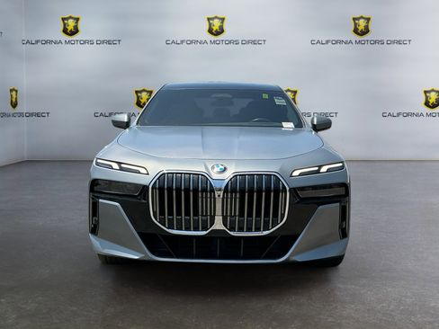 Used 2023 BMW 760i xDrive AWD/4WD image 2