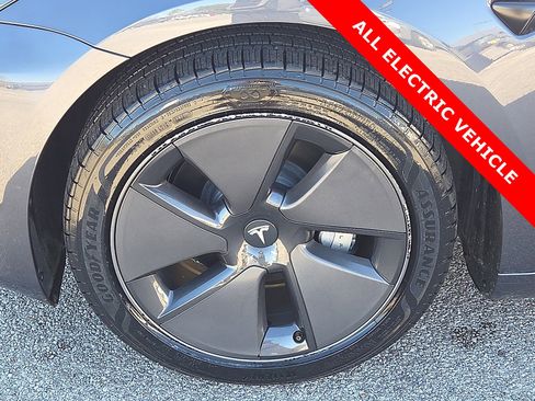 Used 2023 Tesla Model 3 Standard Range image 7