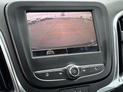 Used 2023 Chevrolet Equinox LS image 18