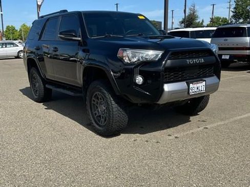 Used 2020 Toyota 4Runner TRD Off-Road Premium w/ Moonroof Package AWD/4WD image 2