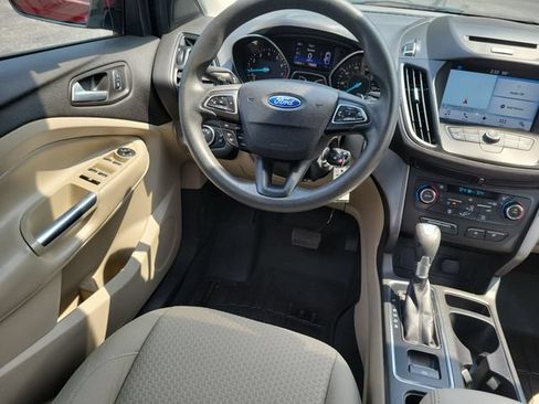 Used 2017 Ford Escape SE w/ Equipment Group 201A FWD image 16