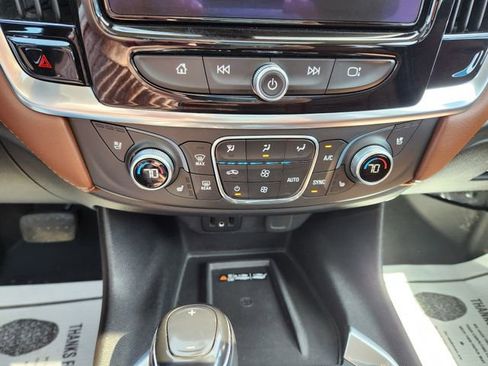 Used 2018 Chevrolet Traverse High Country AWD/4WD image 19
