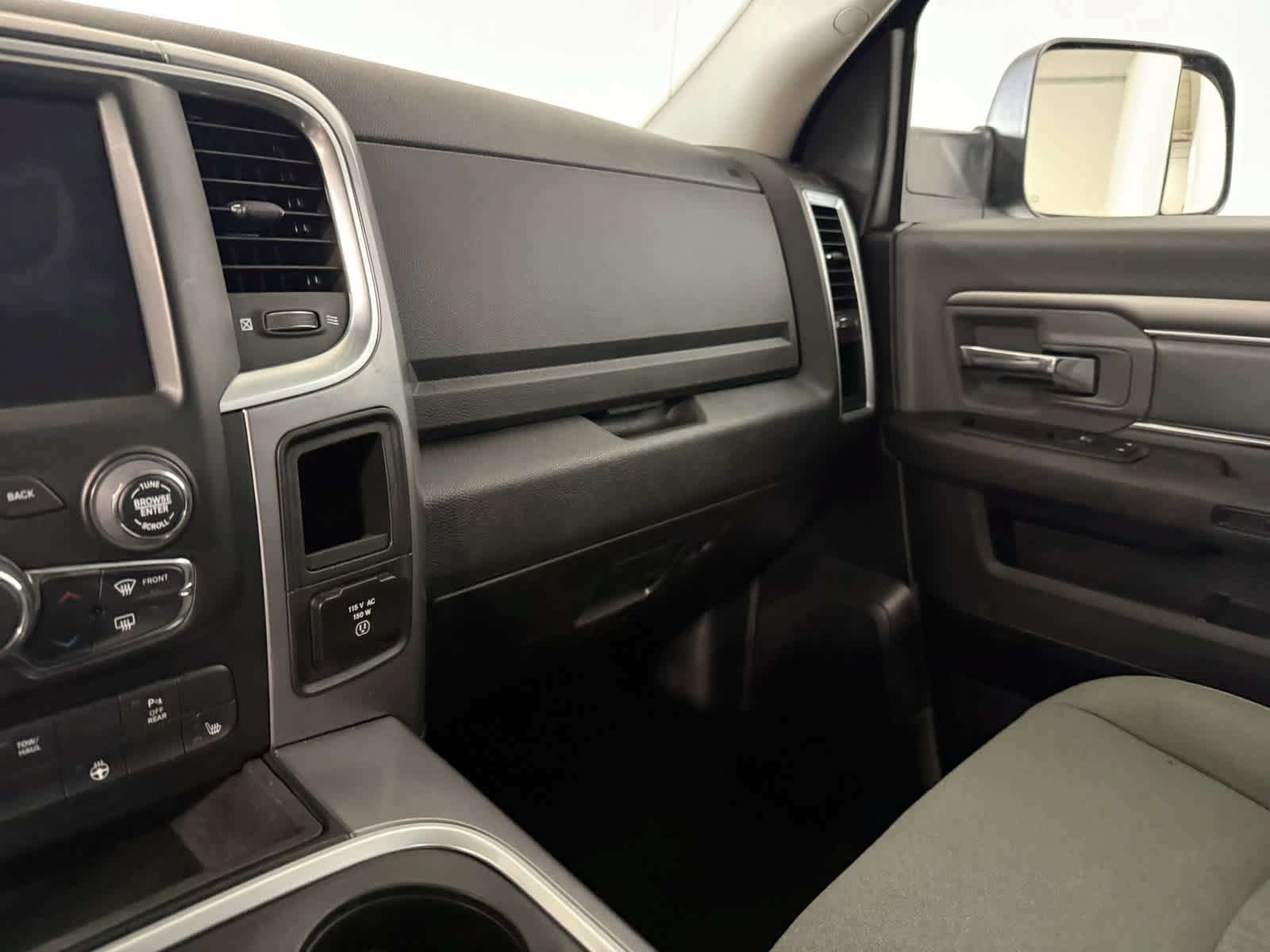 Used 2022 RAM 1500 Classic SLT w/ Electronics Convenience Group AWD/4WD image 19