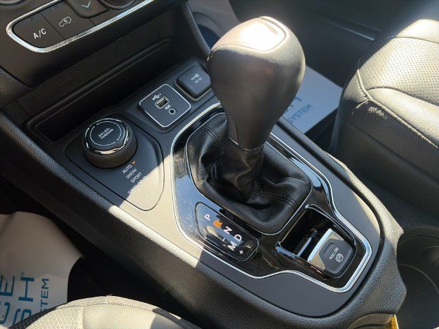 Used 2020 Jeep Cherokee Limited AWD/4WD image 26