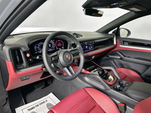 Used 2026 Porsche Cayenne Coupe AWD/4WD image 4