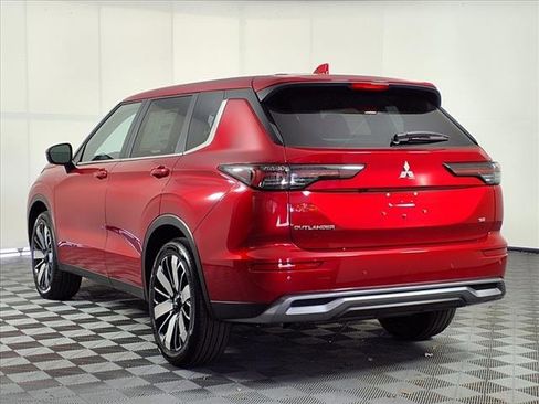 New 2025 Mitsubishi Outlander SE image 5