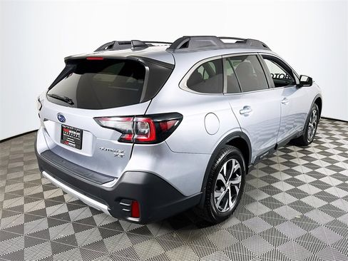 Used 2021 Subaru Outback Limited XT image 7