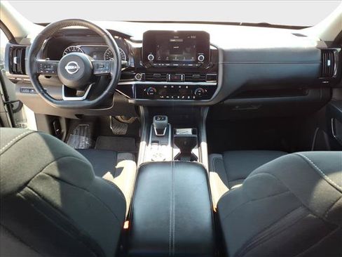 Used 2024 Nissan Pathfinder SV AWD/4WD image 33