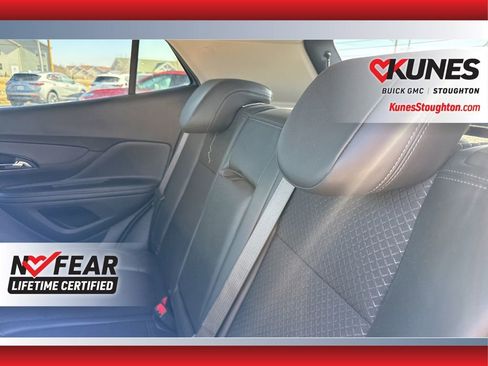 Used 2021 Buick Encore Preferred w/ Safety Package image 34