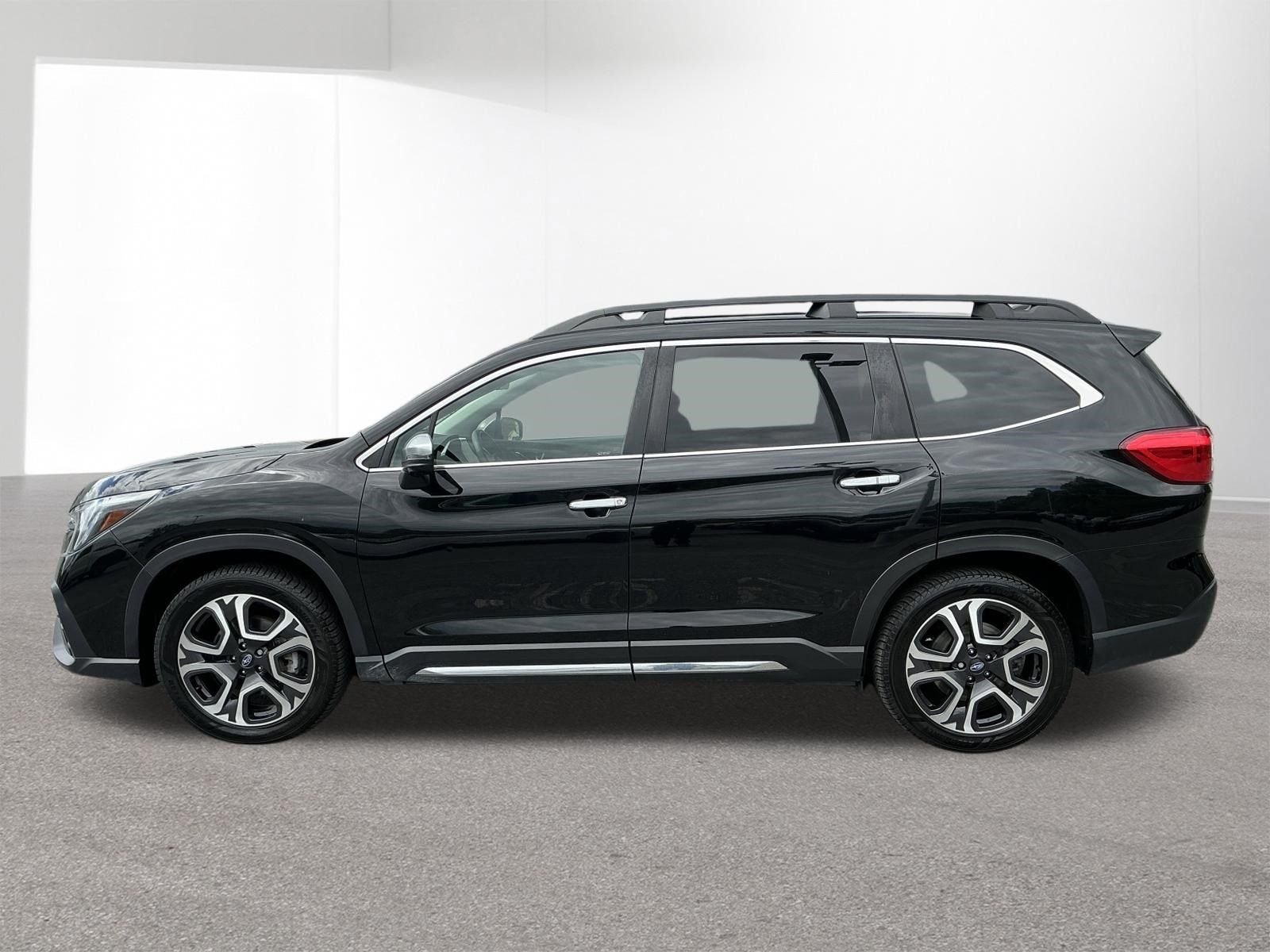 Used 2023 Subaru Ascent Touring AWD/4WD image 6