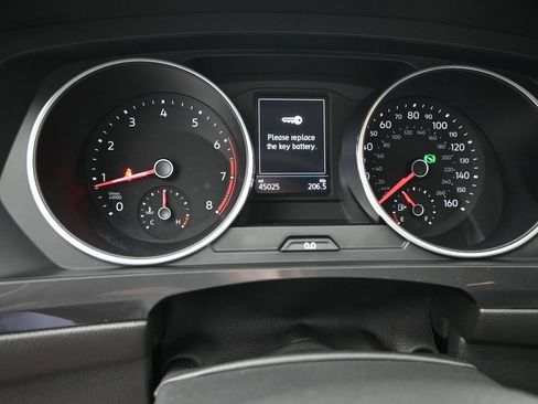 Used 2019 Volkswagen Tiguan SEL AWD/4WD image 7