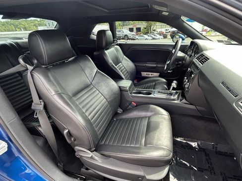 Used 2010 Dodge Challenger R/T RWD image 18