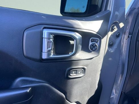 Used 2019 Jeep Wrangler Unlimited Sport S AWD/4WD image 19