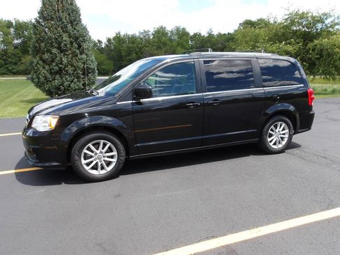 Used 2019 Dodge Grand Caravan SXT FWD image 9