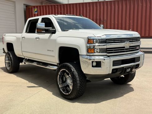 Used 2015 Chevrolet Silverado 2500 LTZ w/ Duramax Plus Package AWD/4WD image 4