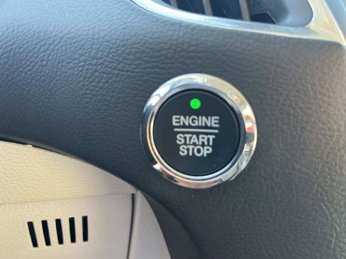 Used 2024 Ford Edge Titanium image 32