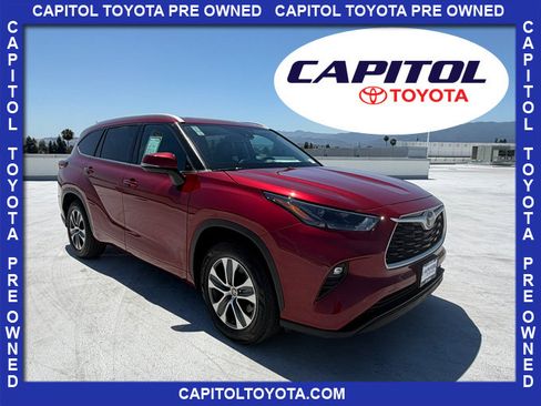 Used 2022 Toyota Highlander XLE FWD image 1