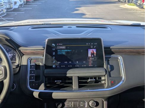 Used 2023 Chevrolet Tahoe Z71 w/ Luxury Package image 17