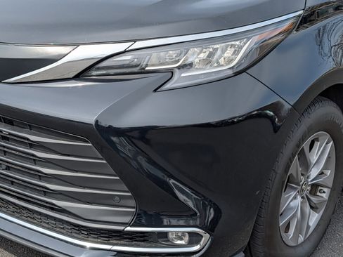 Used 2023 Toyota Sienna XLE image 16