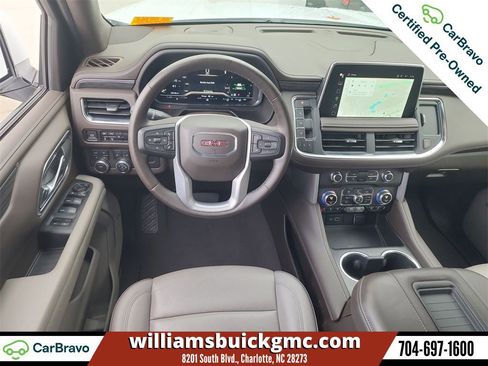 Used 2023 GMC Yukon SLT w/ SLT Premium Package image 11