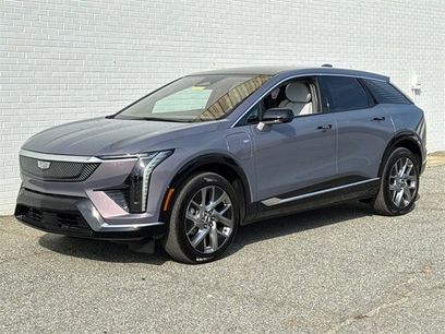 New 2025 Cadillac Optiq Luxury 1