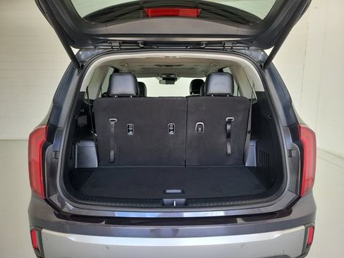 Used 2025 Kia Telluride S FWD image 9