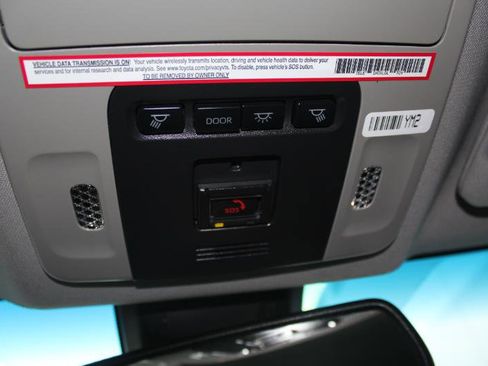 Used 2023 Toyota Camry XLE image 38