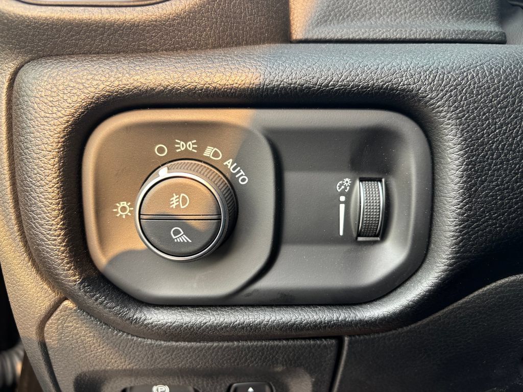 Used 2026 RAM 1500 Lone Star AWD/4WD image 13