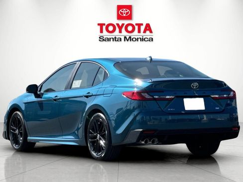 New 2026 Toyota Camry SE FWD image 5