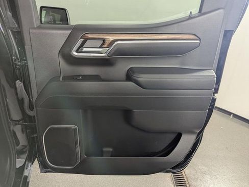 Used 2024 Chevrolet Silverado 1500 RST AWD/4WD image 17