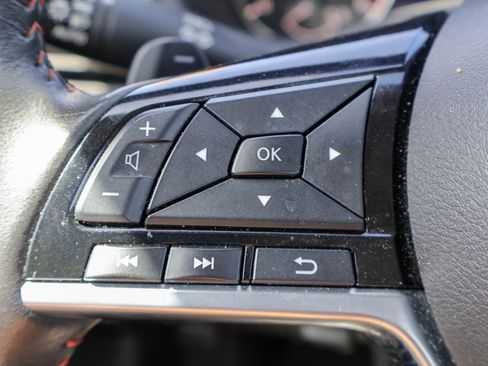 Used 2025 Nissan Altima 2.5 SR FWD image 12