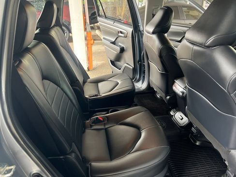 Used 2022 Toyota Highlander XLE AWD/4WD image 15