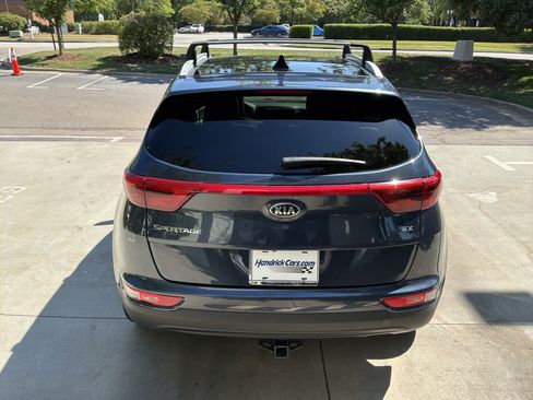 Used 2017 Kia Sportage EX AWD/4WD image 9
