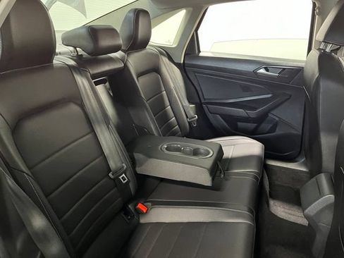 Used 2024 Volkswagen Jetta SE FWD image 13
