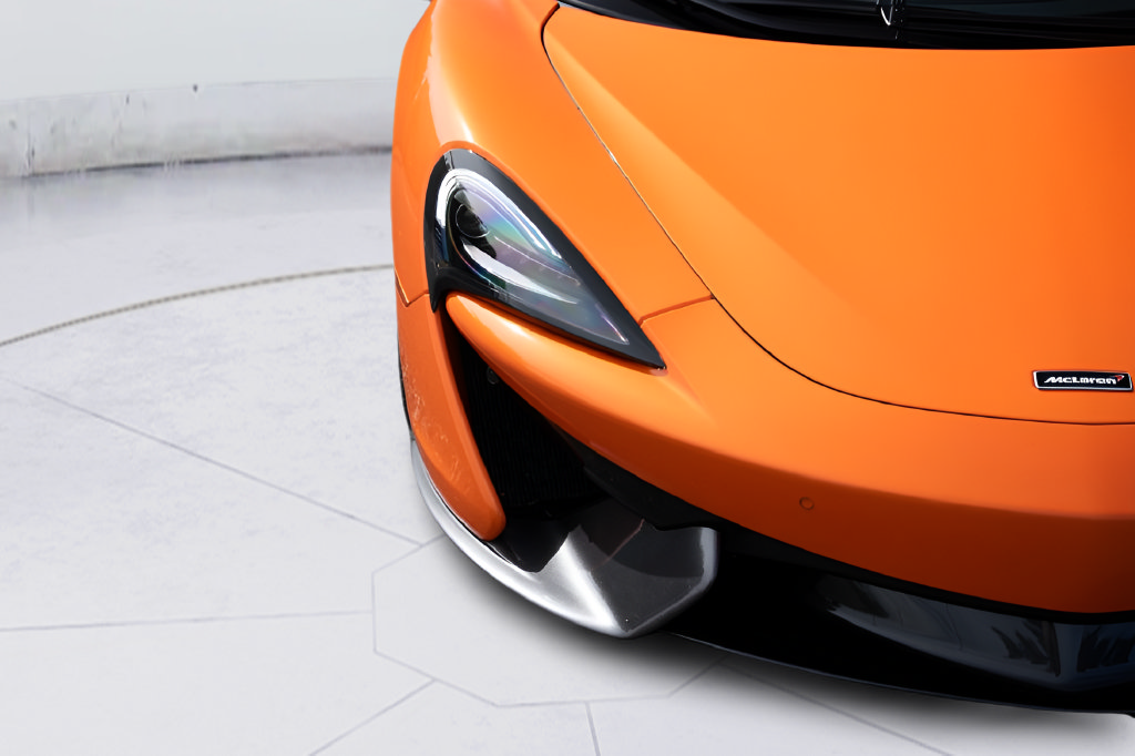 Used 2018 McLaren 570S Spider RWD image 22