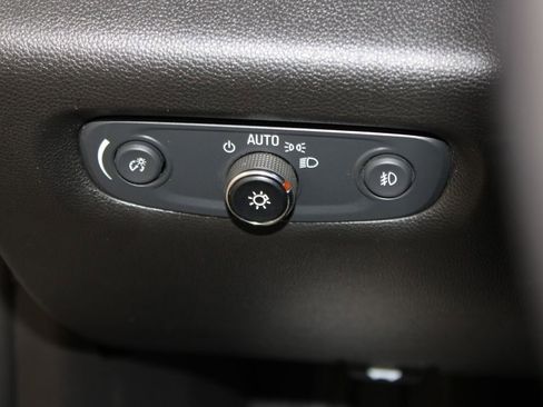 Used 2021 Chevrolet Traverse RS FWD image 41