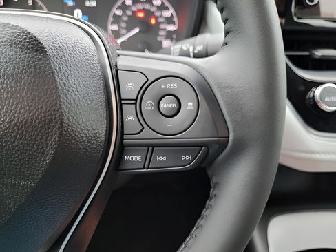 Certified 2025 Toyota Corolla SE image 22