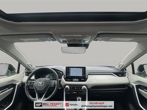 Used 2020 Toyota RAV4 Limited image 10