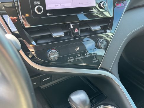 Used 2021 Toyota Camry SE image 22