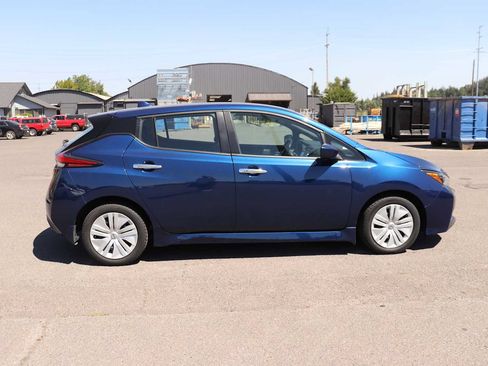 Used 2022 Nissan Leaf S FWD image 4