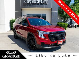 Used 2023 GMC Terrain SLE w/ Driver Convenience Package image 1