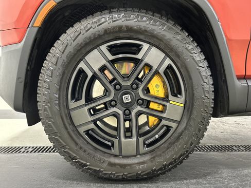 Used 2022 Rivian R1T Adventure AWD/4WD image 9