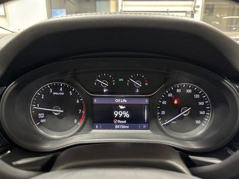 Used 2018 Buick Regal Essence w/ Driver Confidence Package #1 image 8