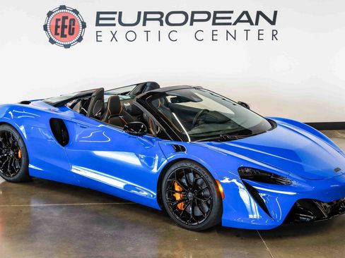 Used 2025 McLaren Artura Spider RWD image 4