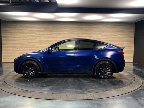 Used 2023 Tesla Model Y Performance AWD/4WD image 21