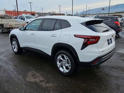 New 2026 Chevrolet Trax LS w/ LS Convenience Package image 6