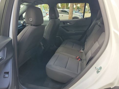 Used 2026 Chevrolet Equinox LT FWD image 9