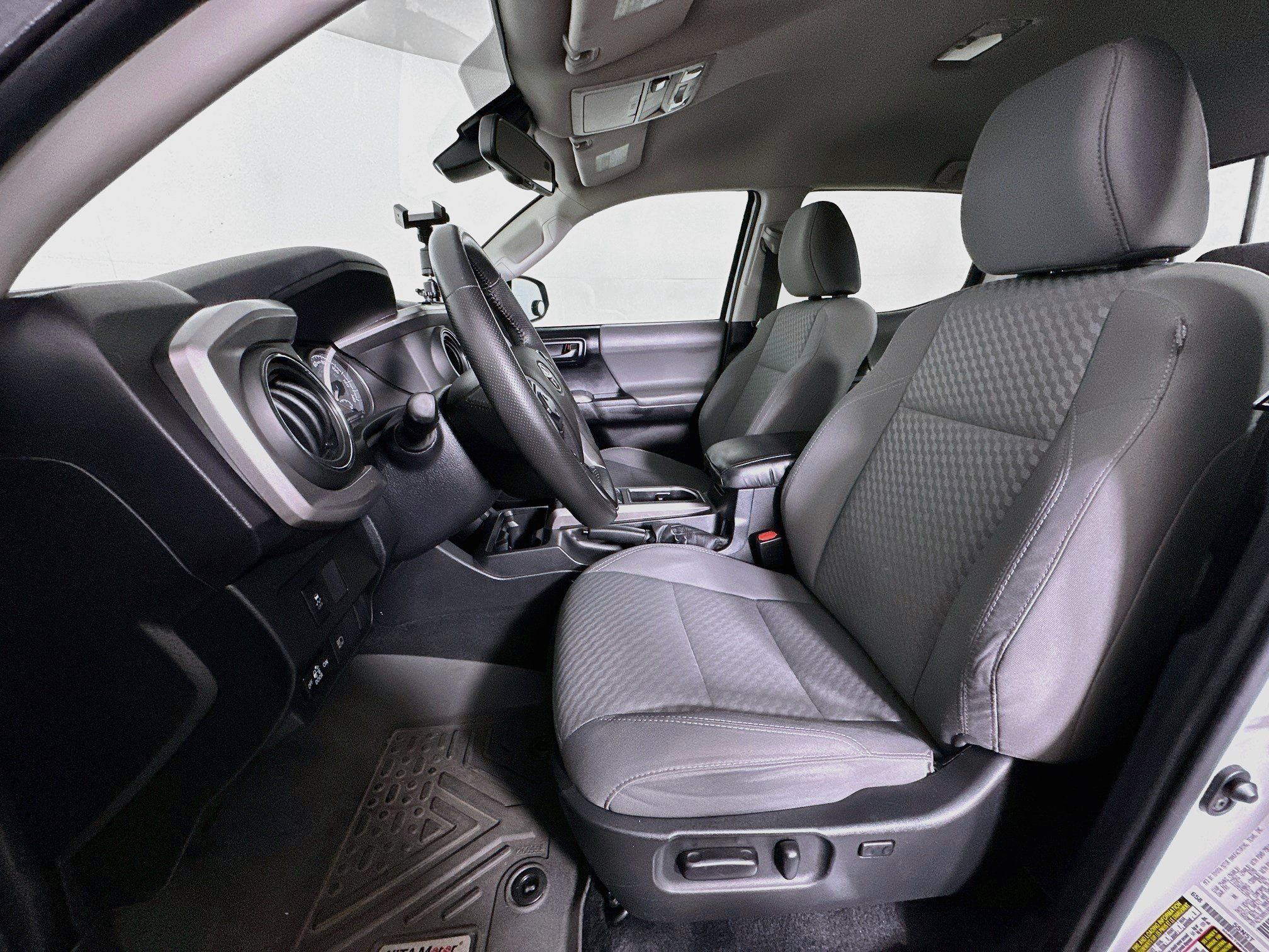Used 2021 Toyota Tacoma SR5 RWD image 13