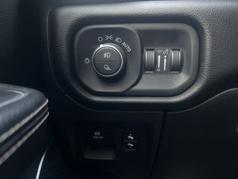 Used 2019 RAM 1500 Laramie w/ Sport Appearance Package image 14