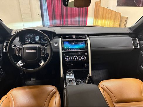 Used 2018 Land Rover Discovery HSE AWD/4WD image 15